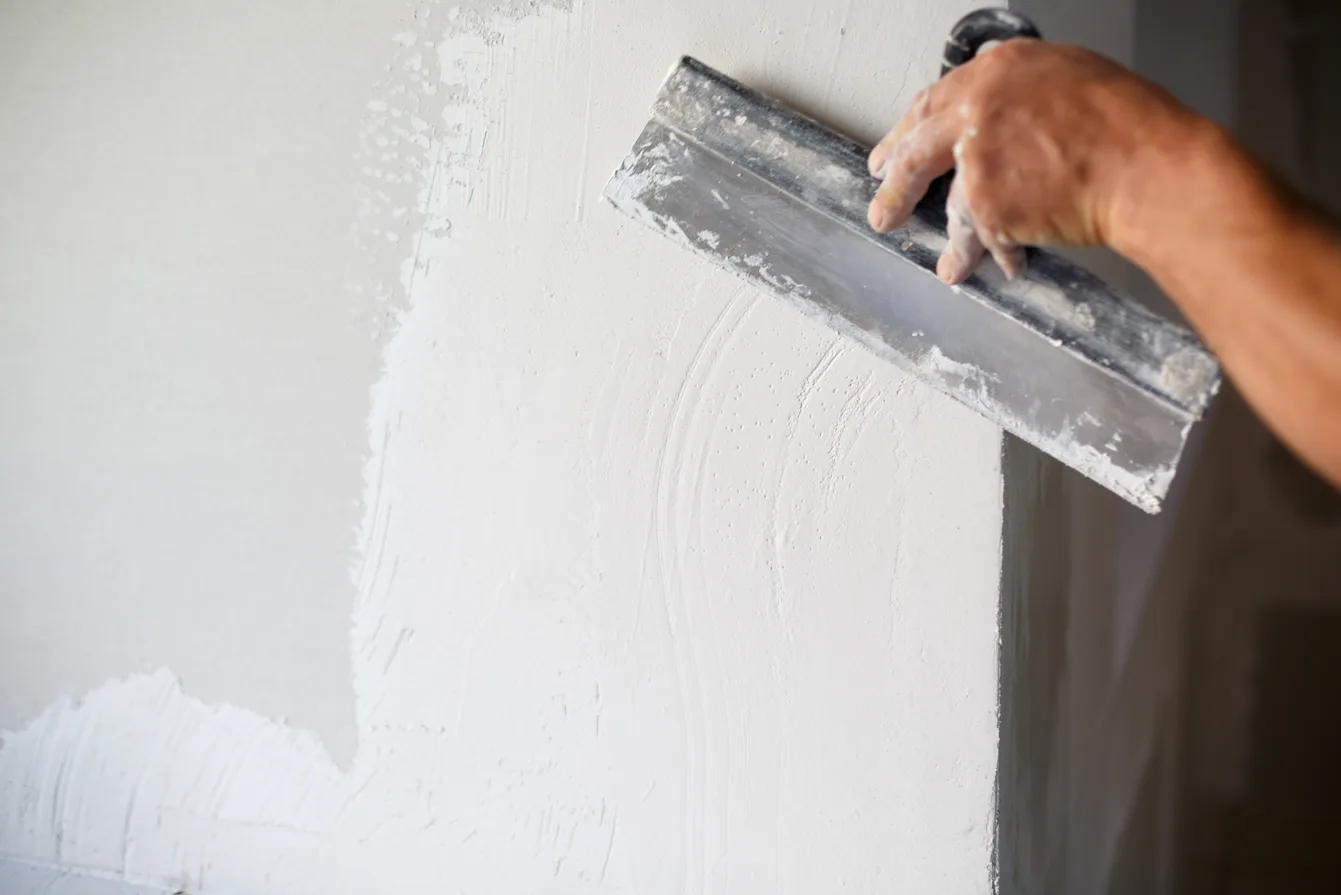 Know The Difference Between Plastering And Skimming